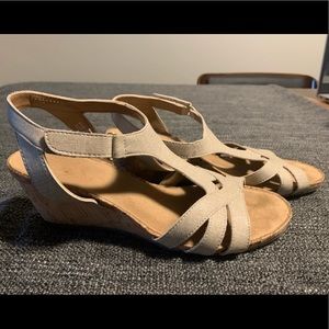 Aerosoles nude sandal wedges. Size 8.5M